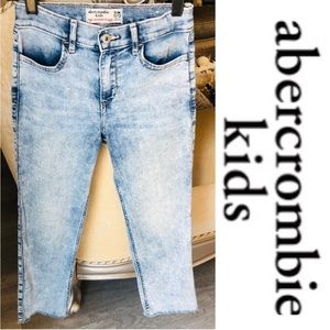 Abercrombie Kids High-Rise Ankle Straight Jeans